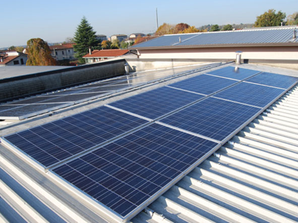 Impianto Fotovoltaico Privato a Carugo