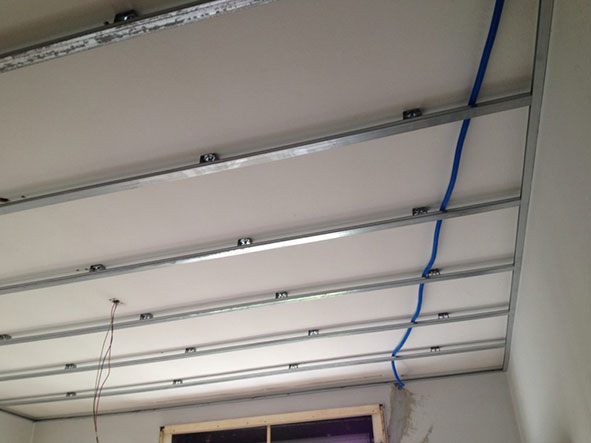 Ristrutturazione ammodernamento impianto elettrico e impianto radiante a soffitto a Carugo