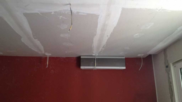 Ristrutturazione con ammodernamento impianto elettrico e impianto radiante a soffitto a Carugo in Provincia di Como